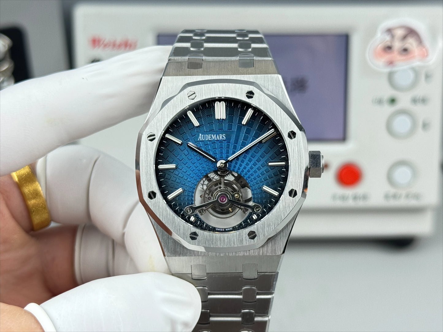 2026 New A+ Top Brand Reissue Watch with Versatile Case and Moon Phase Design for Men
