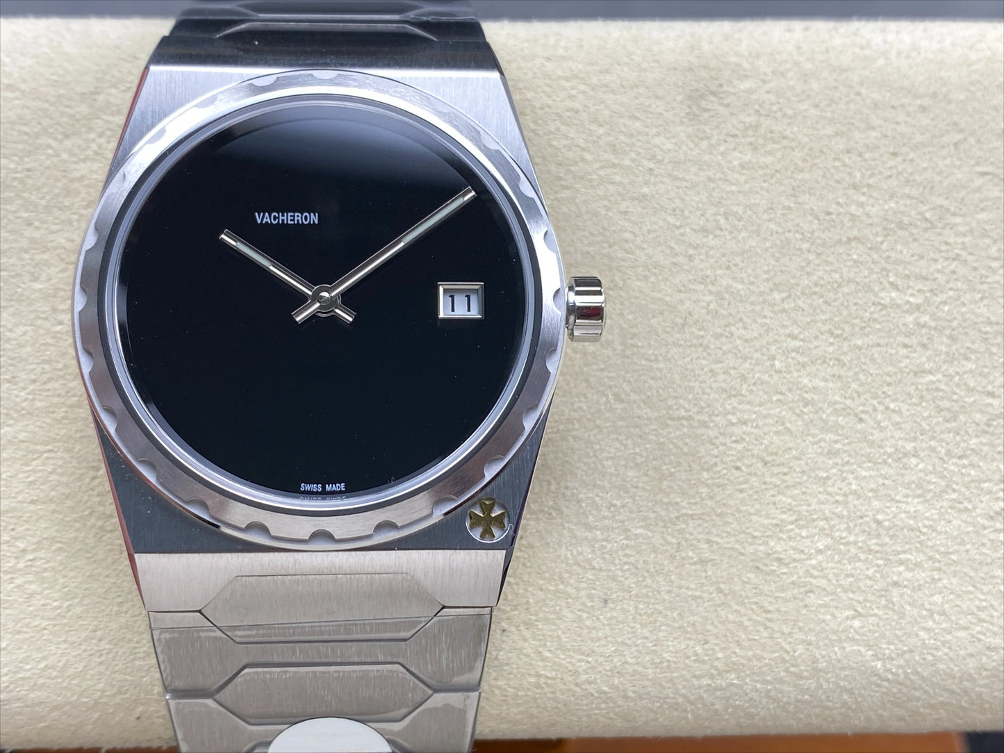 2026 VC Top Brand Reissue Watch with Versatile Case and Moon Phase Design for Men