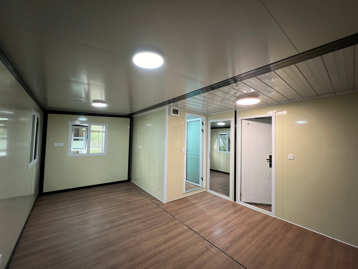 Customized Fast Build Living Prefabricated 20Ft 40Ft Usa Prefab House Homes On Wheels Standard Expandable Container House