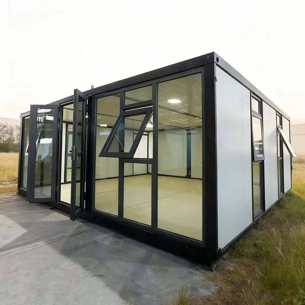Custom 40ft Prefabricated Three-bedroom, Two-bathroom Container House Expandable House Cold-weather Insulated Micro-home