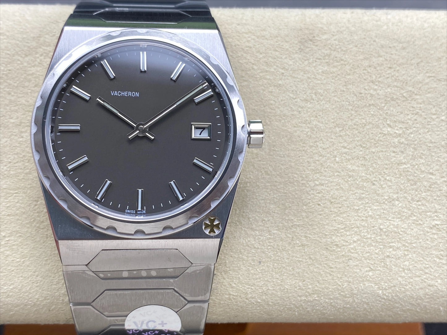 2026 VC Top Brand Reissue Watch with Versatile Case and Moon Phase Design for Men