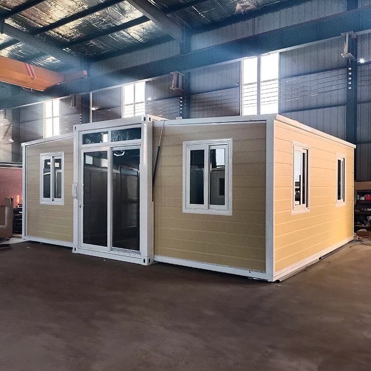 Custom 40ft Prefabricated Three-bedroom, Two-bathroom Container House Expandable House Cold-weather Insulated Micro-home