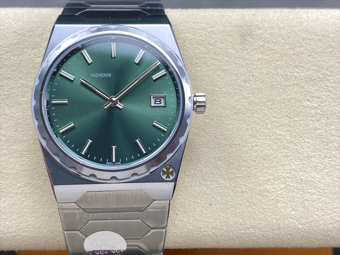 2026 VC Top Brand Reissue Watch with Versatile Case and Moon Phase Design for Men