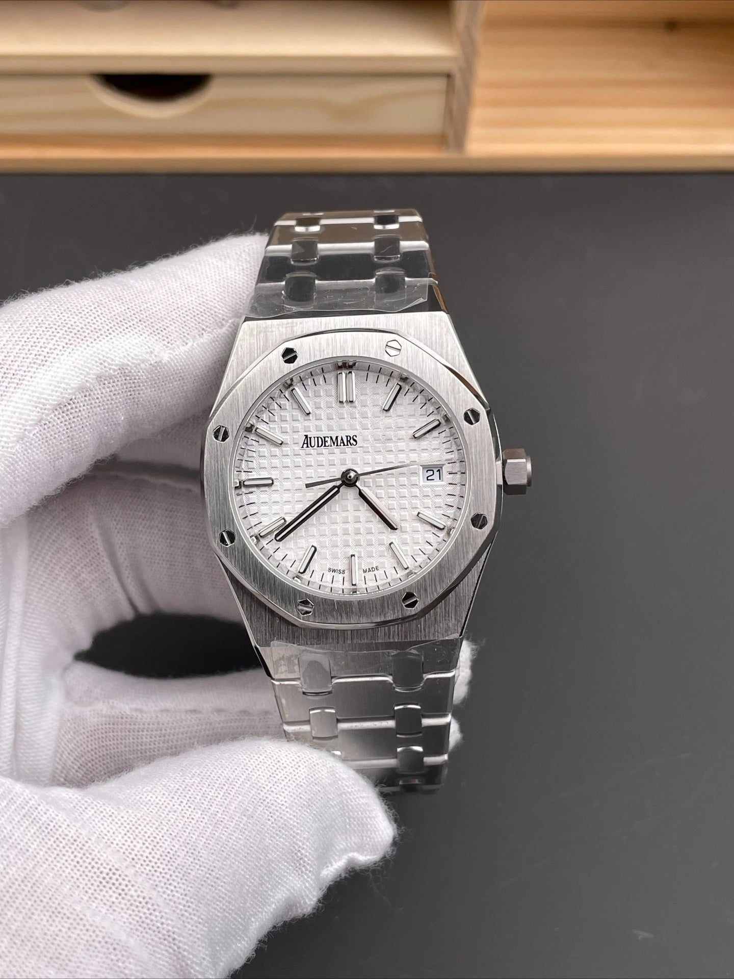A+ Top Brand Reissue Watch with Versatile Case and Moon Phase Design for Men