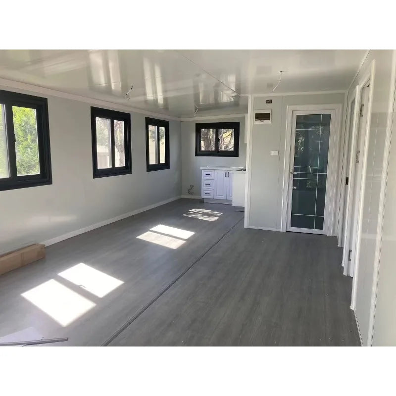 Luxury Prefab Villa 2-4 Bedroom Expandable Container House Full Bath Quick Installation Sandwich Panel for Glamping Residential