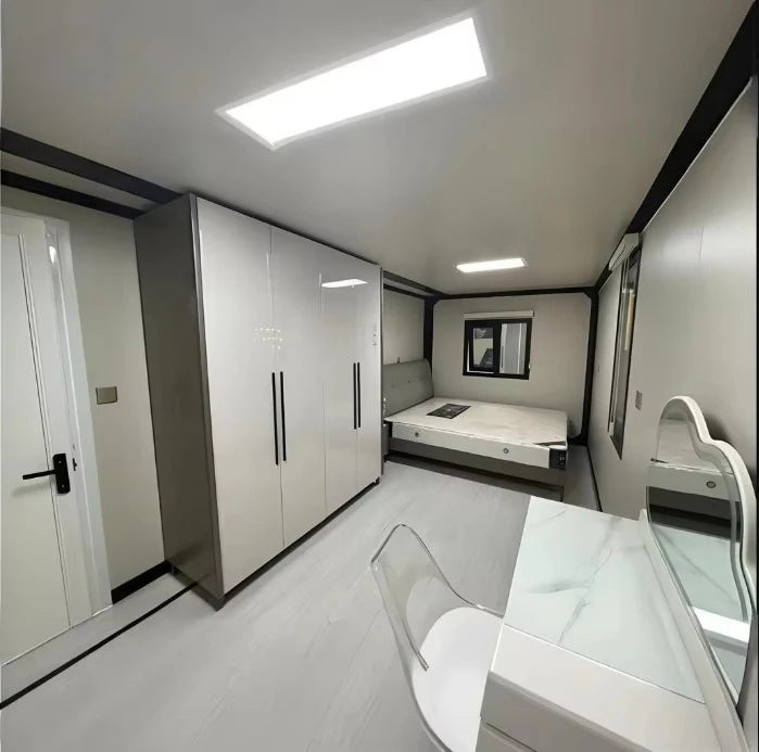 Custom 40ft Prefabricated Three-bedroom, Two-bathroom Container House Expandable House Cold-weather Insulated Micro-home