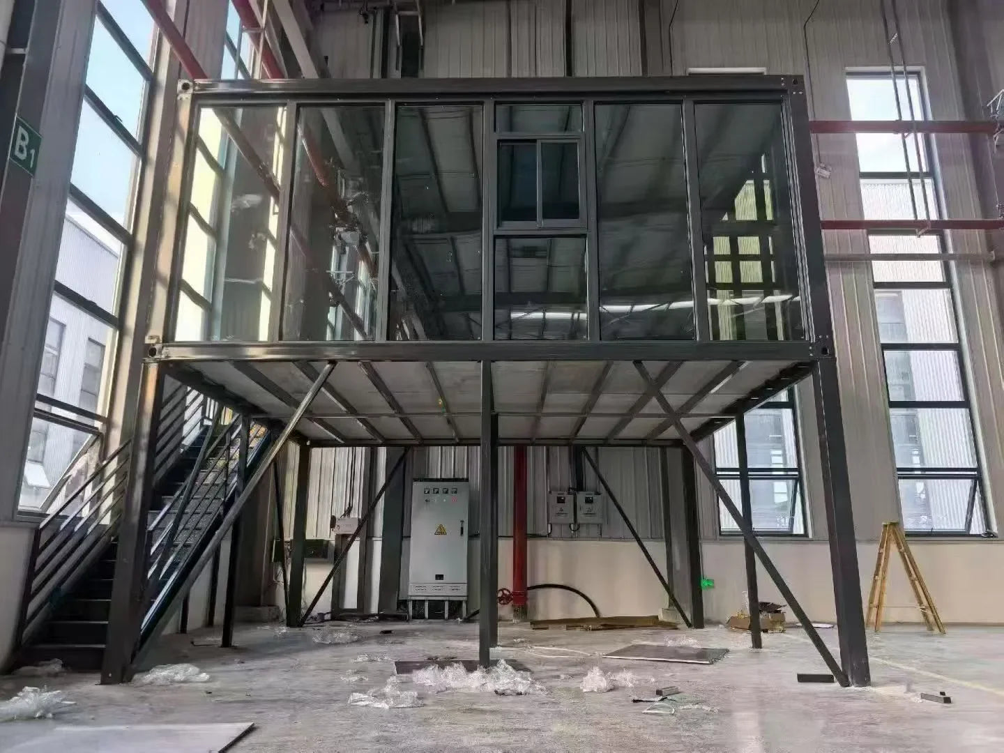 Wholesale 40ft Prefabricated Steel Frame Container House Sandwich Panel Residential Unit Easy Install for Office Building